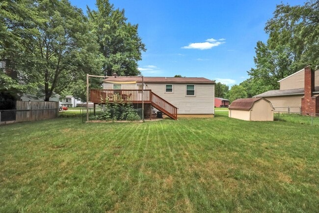 Building Photo - 572 Sycamore Dr