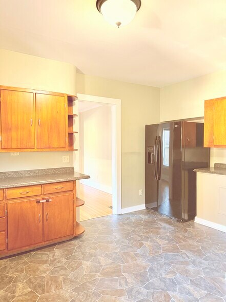 Building Photo - 91 Lacy St