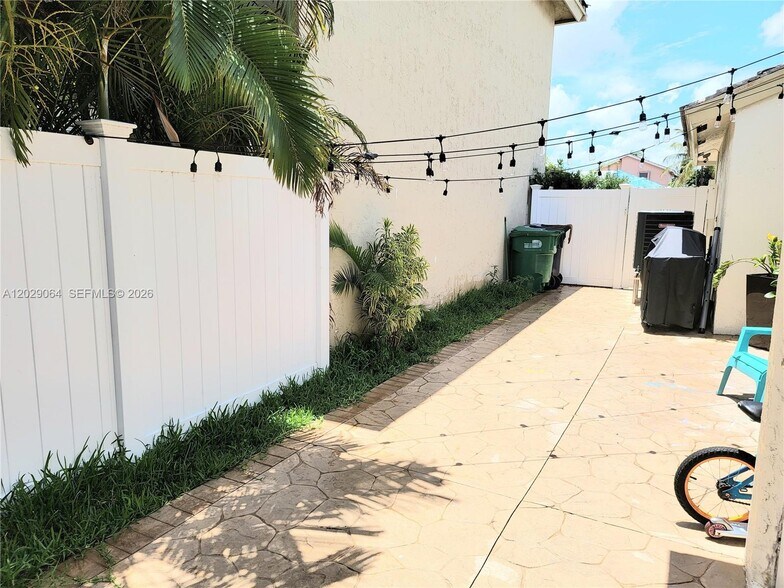Building Photo - 5267 NW 186th Ln