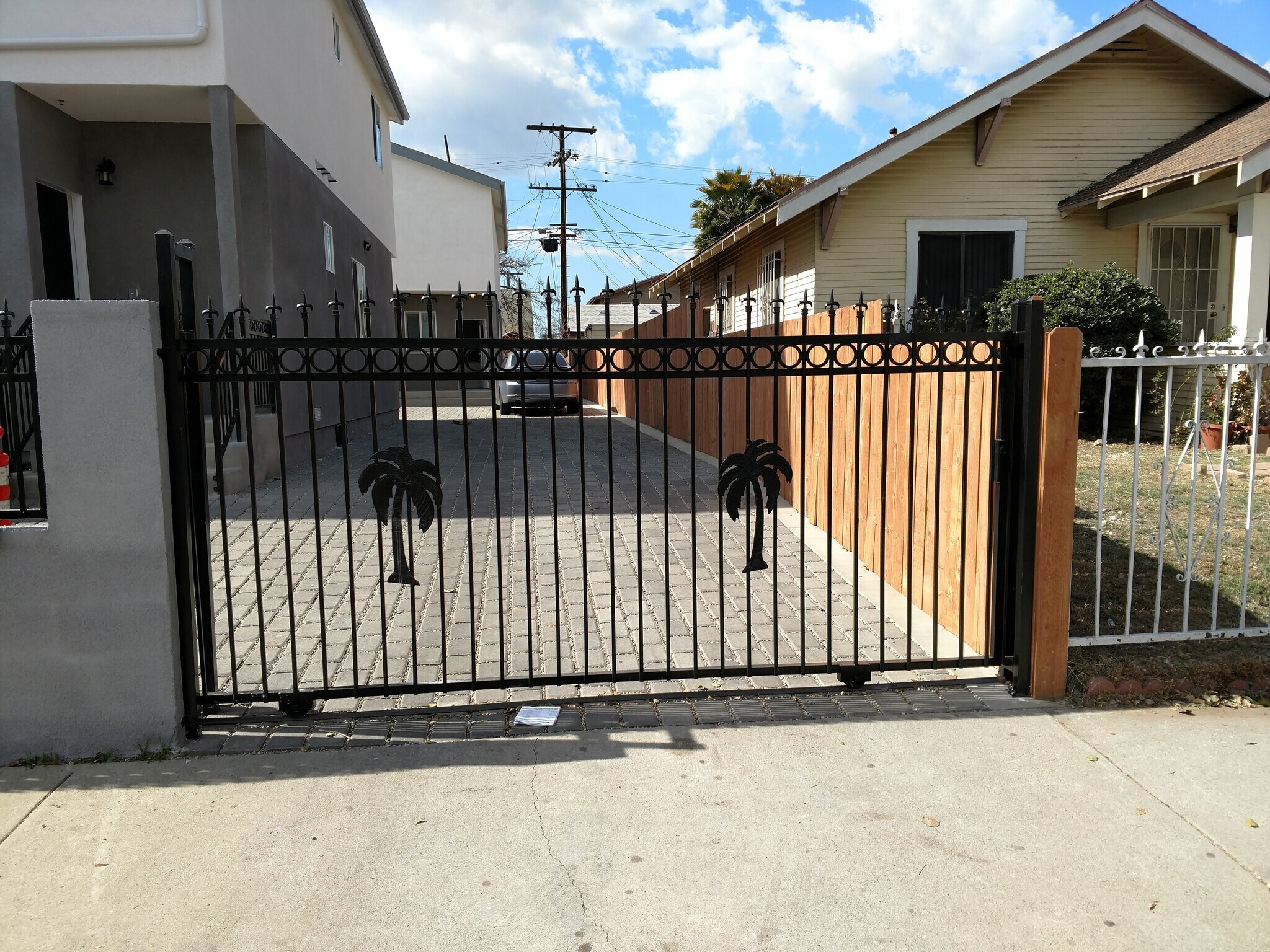 Building Photo - 3961 Halldale Ave