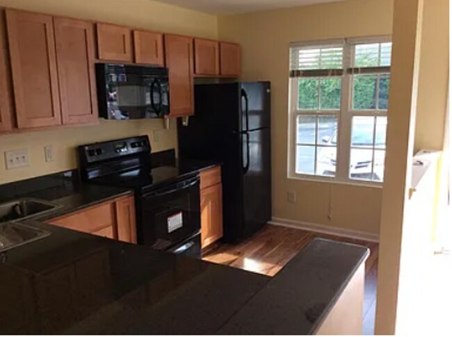 Building Photo - 2-Bedroom Townhome in North Raleigh – Available March 15th