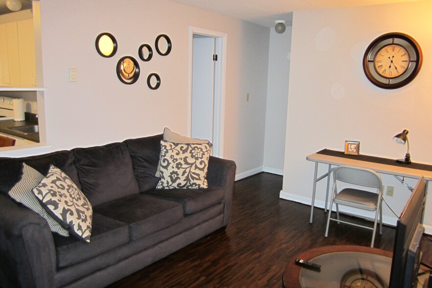 Building Photo - 4 N Hamilton St