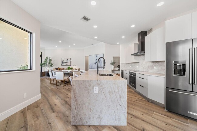 Building Photo - 2658 Players Ct