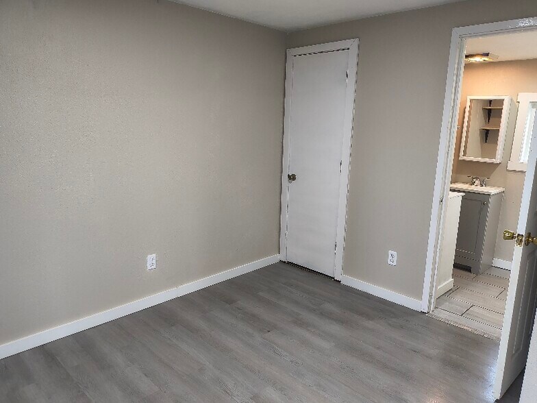 Building Photo - 9035 SE Division St