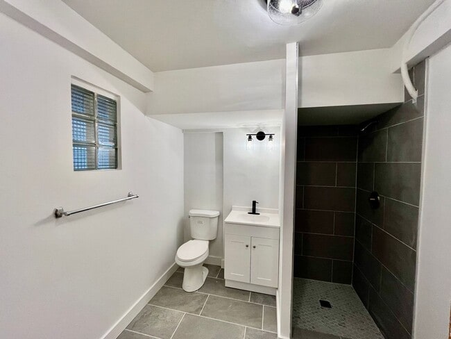 Building Photo - Newly Renovated Seattle 3bed 2bath Home