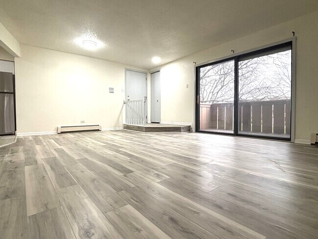 living room 3 - 15 Echo Ct