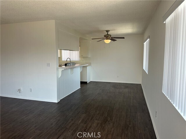 Building Photo - 939 S Cabrillo Ave