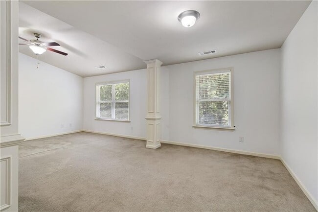 Building Photo - 2249 Knoxhill View