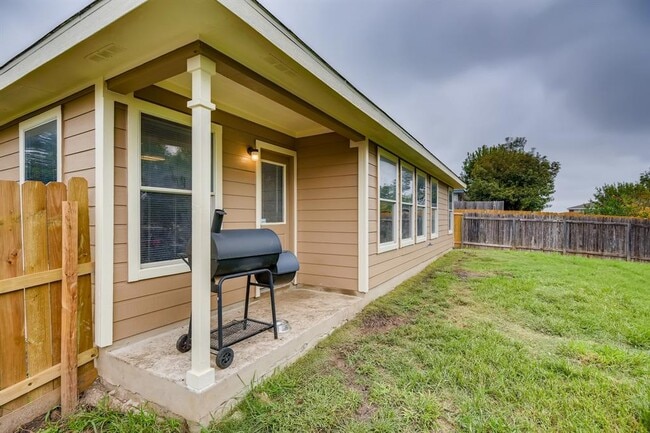Building Photo - 123 Loon Lake Dr