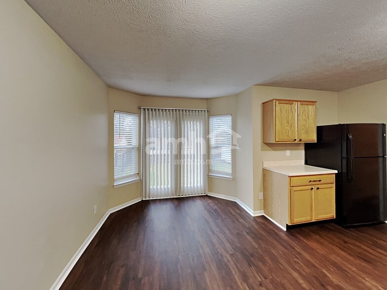 Building Photo - 1159 Valley Forge Dr