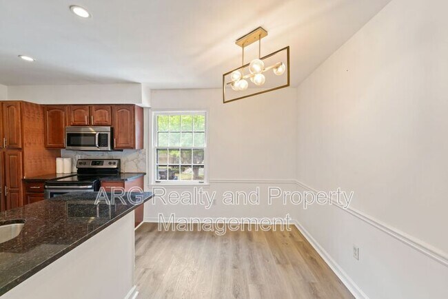 Building Photo - 128 Lablanc Way NW
