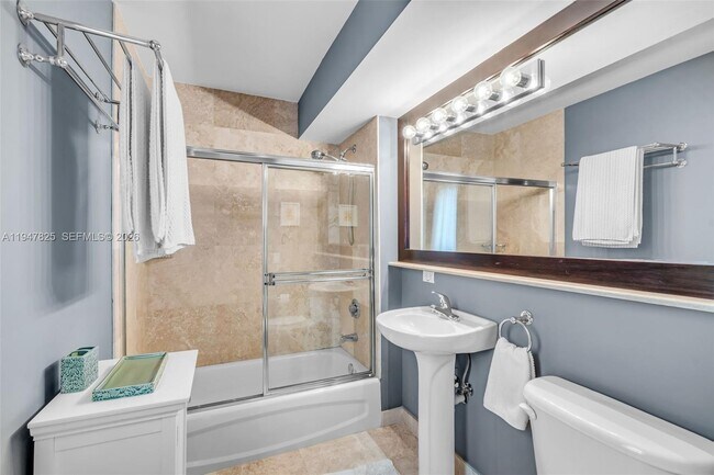 Building Photo - 1532 Drexel Ave