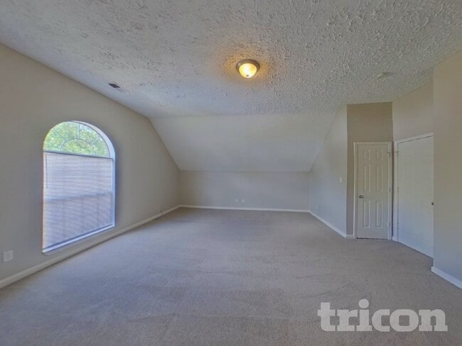 Building Photo - 2338 Briar Knoll Rd