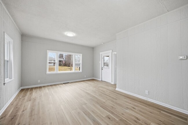 Building Photo - Cozy 3-Bedroom, 1-Bath Single-Family Home – 1,104 sq ft