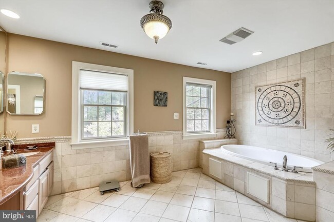 Building Photo - 10605 River Oaks Ln