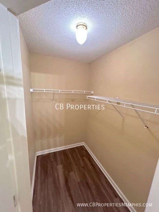 Building Photo - 4294 Bishop Hills Dr