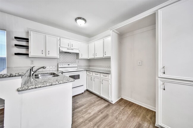 Building Photo - 1710 Shelby St