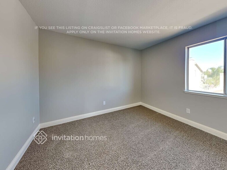 Building Photo - 370 Hibiscus Ln