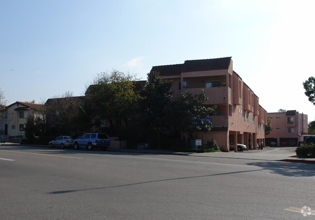 Building Photo - Casa Maria Apartments