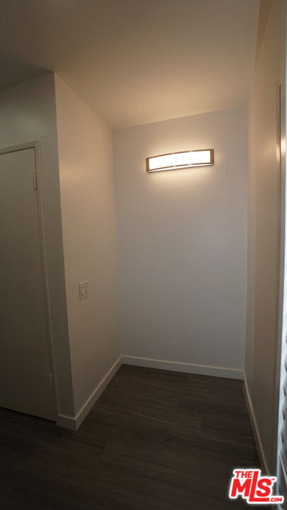 Building Photo - 844 6th St