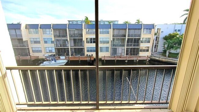 Building Photo - 777 S Federal Hwy