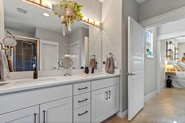 Building Photo - 3014 Neal St