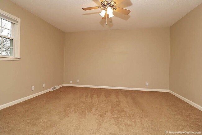 Building Photo - 2031 Allen Dr