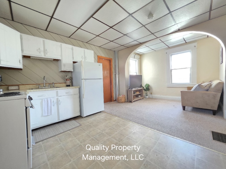 Building Photo - 82 Fourth St