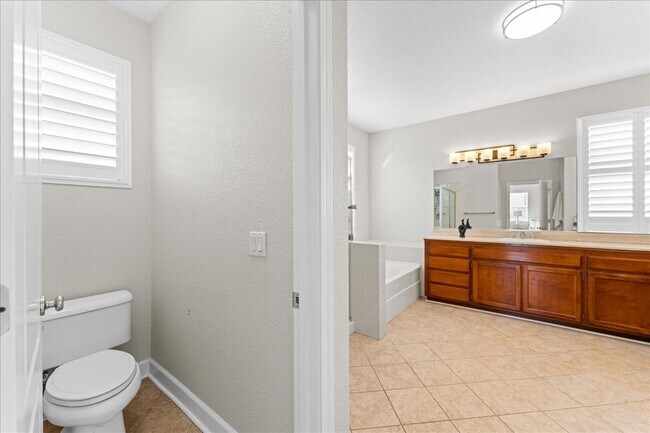 Building Photo - 39 San Tomas Dr