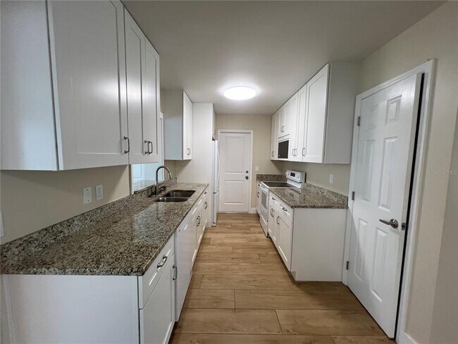 Building Photo - 20282 Albury Dr