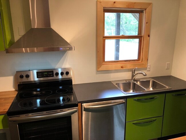 Building Photo - Zenith Apartments, LLC