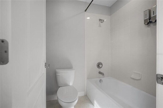 Building Photo - 1316 Gleneagles Ln