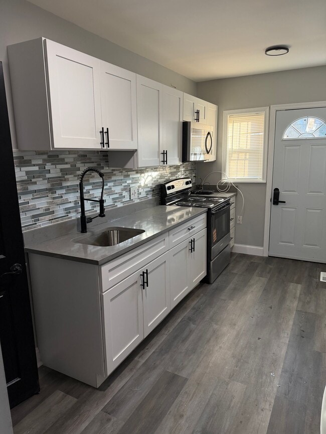 Building Photo - 1271 Limit Ave