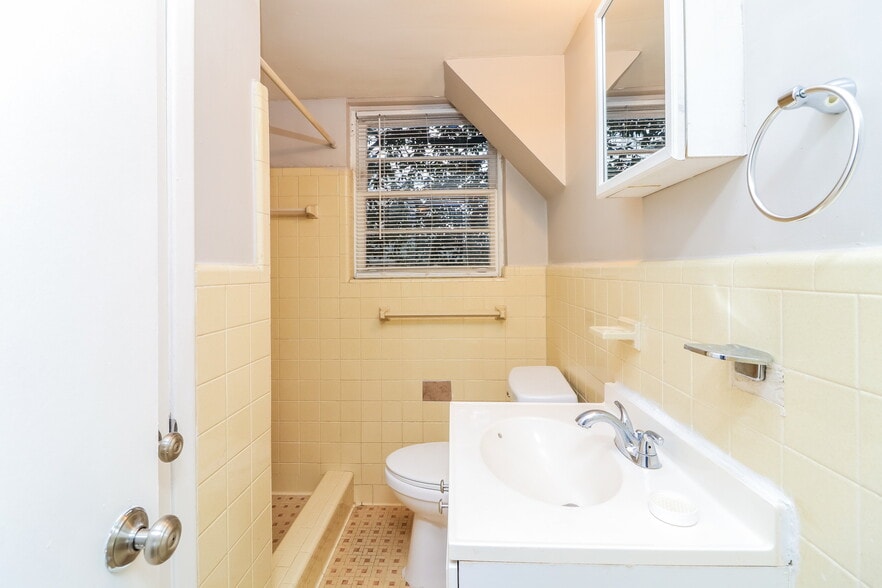 Building Photo - 2937 Thompson Cir