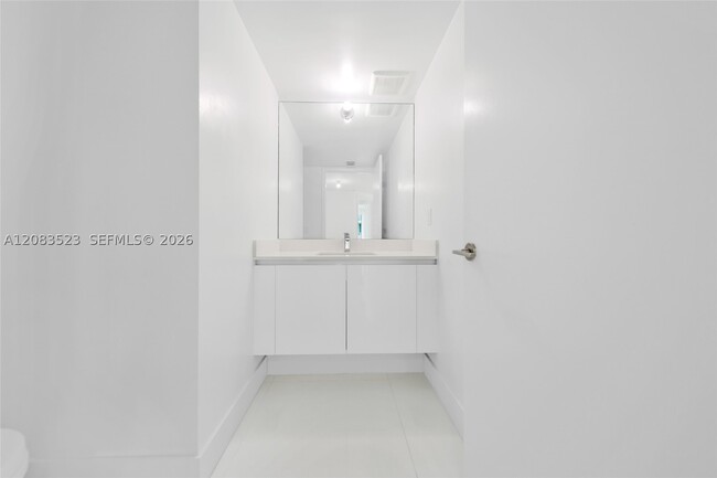 Building Photo - 300 Sunny Isles Blvd