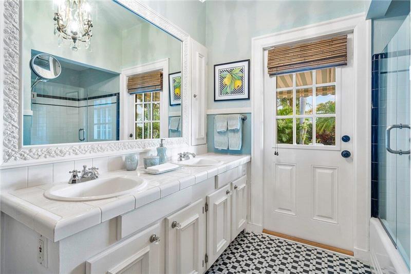 Building Photo - 521 N Swinton Ave