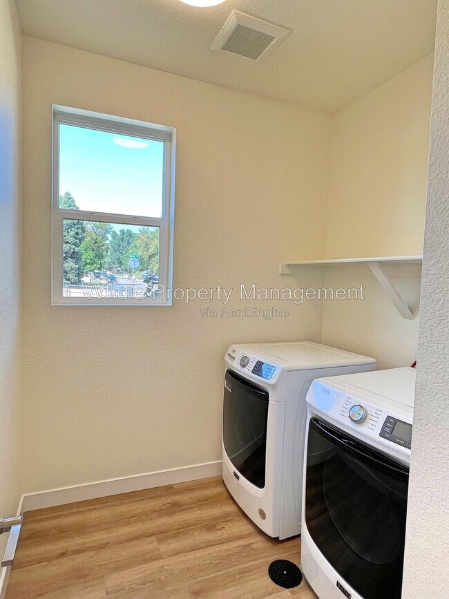 Building Photo - 2049 W 67th Pl