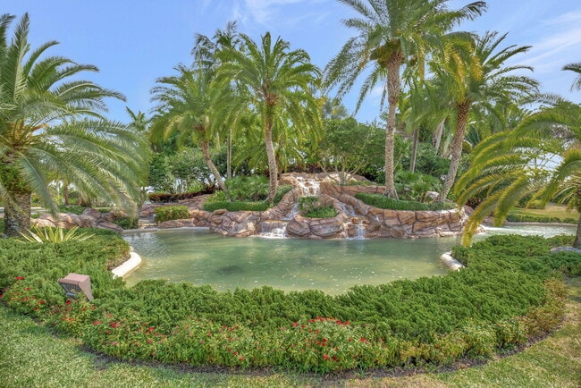 Building Photo - 12372 Cascades Pointe Dr