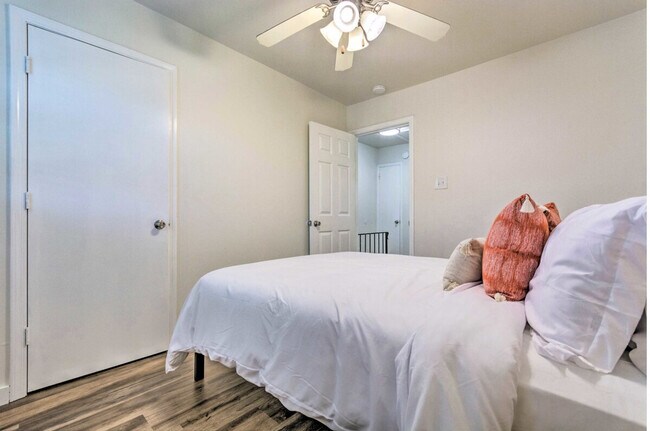 Building Photo - 650 Jack Stephens Dr