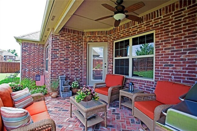 Building Photo - 1051 Hunters Pointe