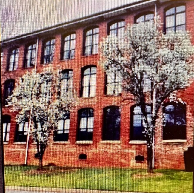 Building Photo - Stunning 2BR/1BA  Condo in Charlotte!!