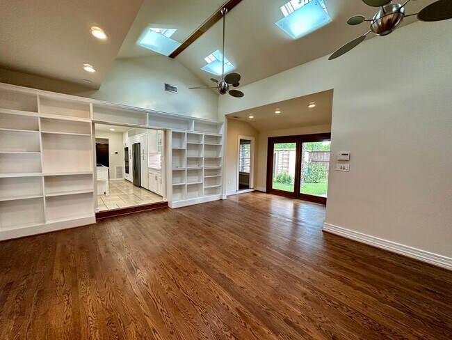 Building Photo - Wonderful newly updated home for rent in t...