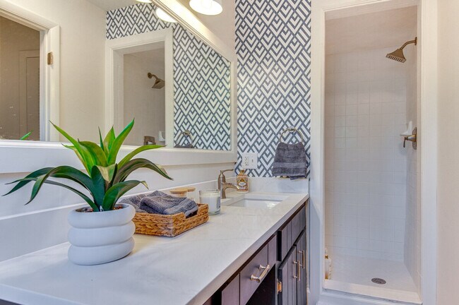 Building Photo - 589 Coconut St