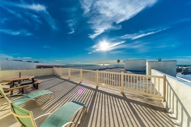 Rooftop Terrace - 1707 Pacific Coast Hwy