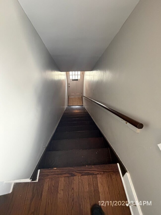 Building Photo - 2311 California Ave