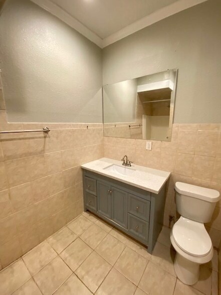 Building Photo - 4727 Walker St