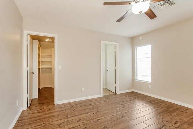 Building Photo - 12913 N 127th Ln