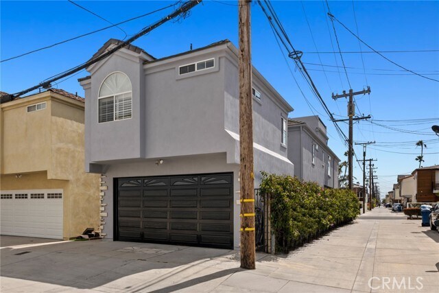 Building Photo - 111 5th St