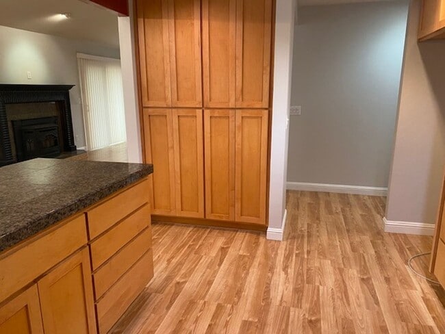 Building Photo - AVAILABLE NOW! Beautiful 2 Bedroom 2 Bath Condo in Citrus Heights!!!