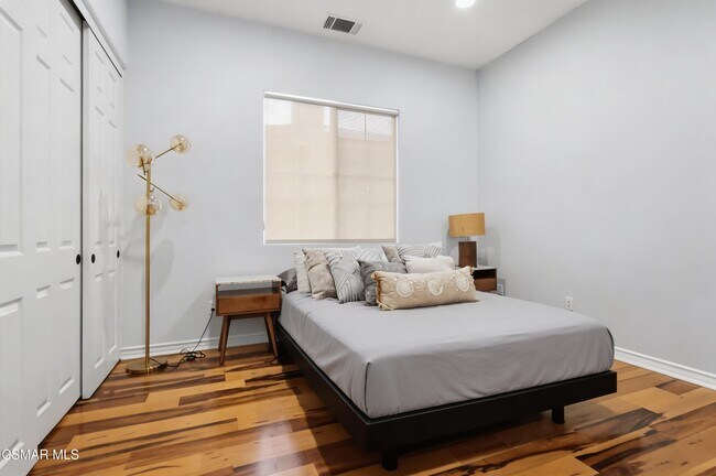 Building Photo - 9651 Sagebrush Ave